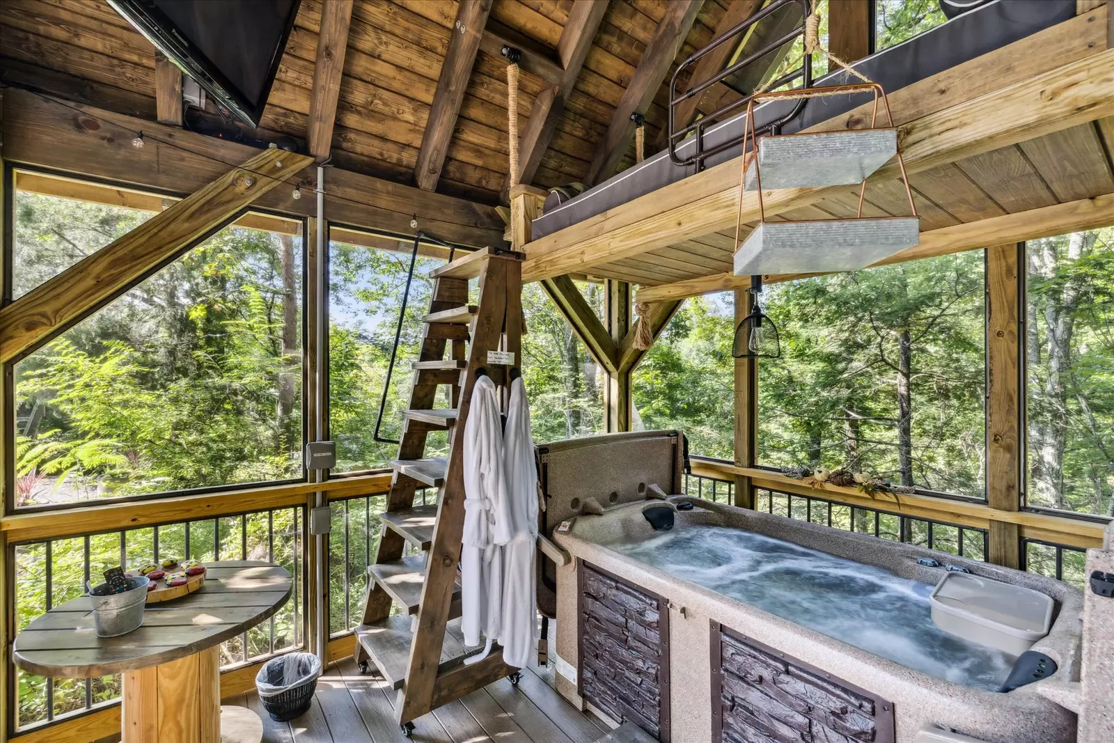 screened in hot tub area