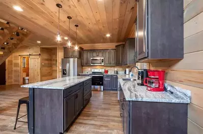 creekside manor too kitchen
