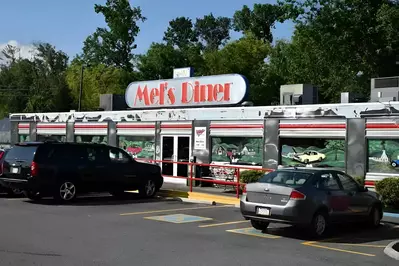 mel's diner in pigeon forge