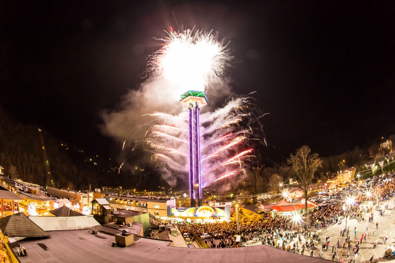 fireworks gatlinburg space needle