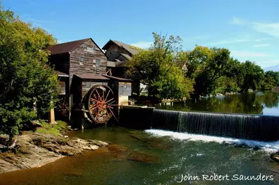 old mill in pigeon forge