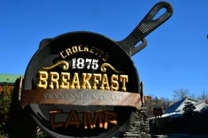 Crockett's Breakfast Camp in Gatlinburg