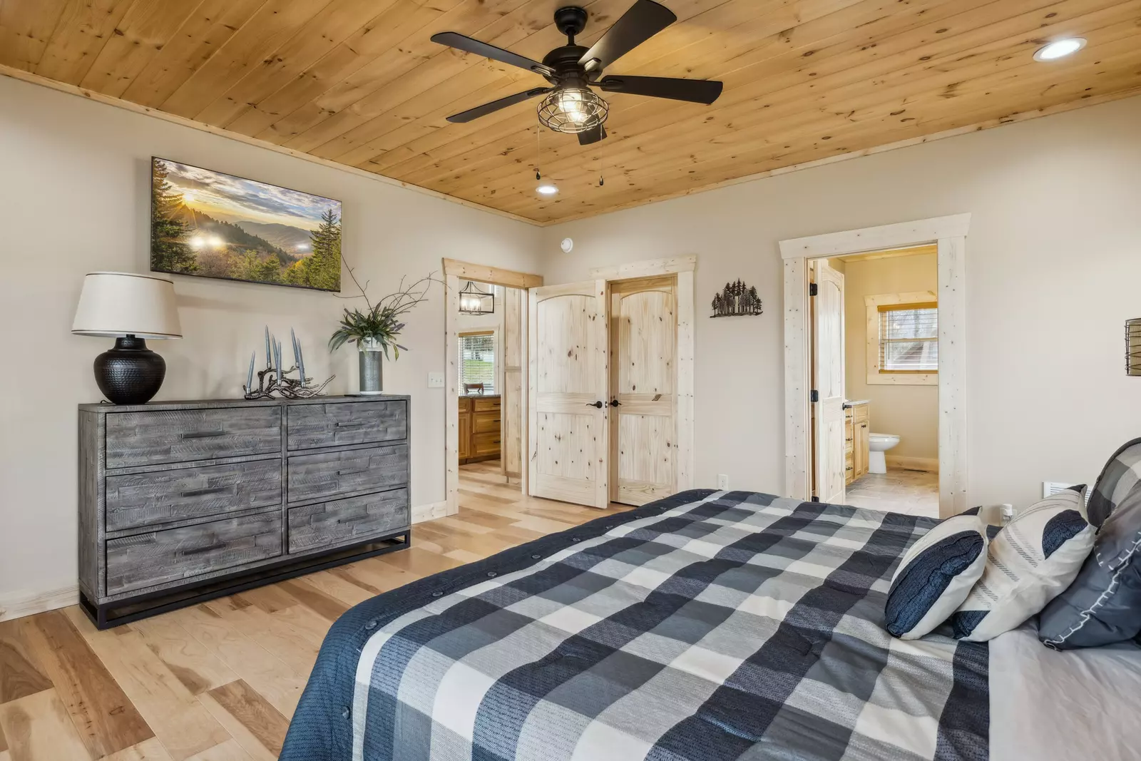 Robeson Hood Lodge