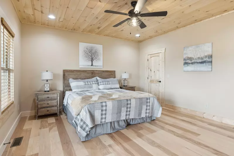 Robeson Hood Lodge