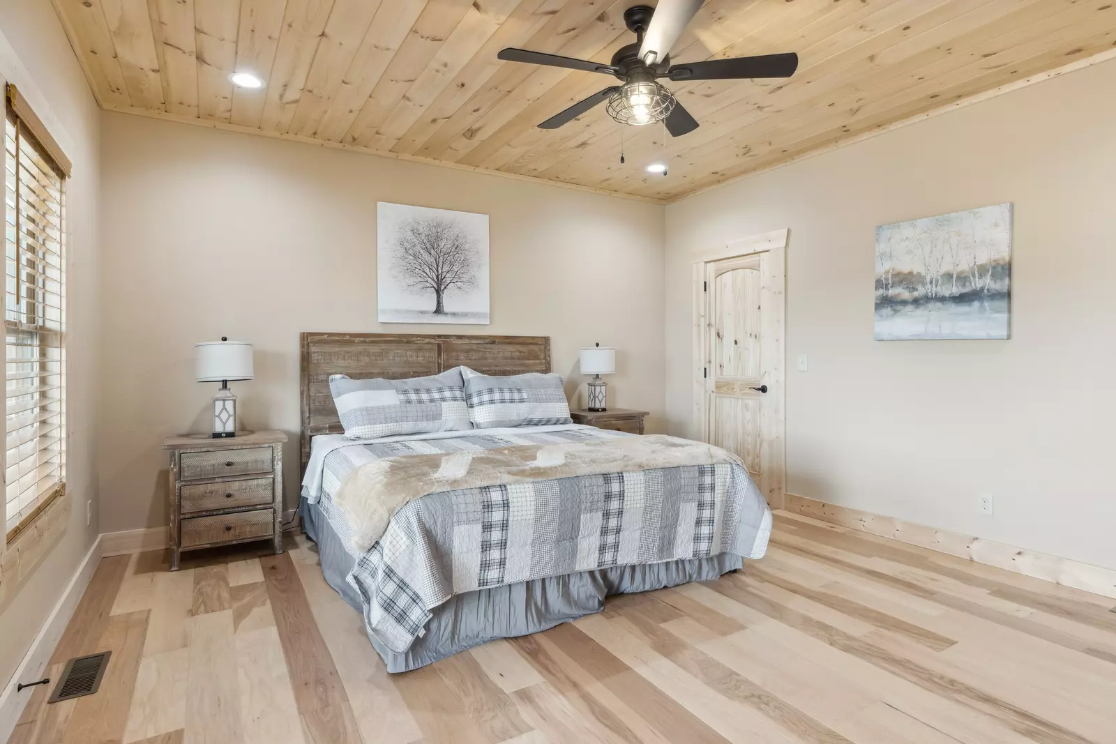 Robeson Hood Lodge