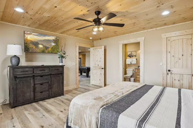 Robeson Hood Lodge