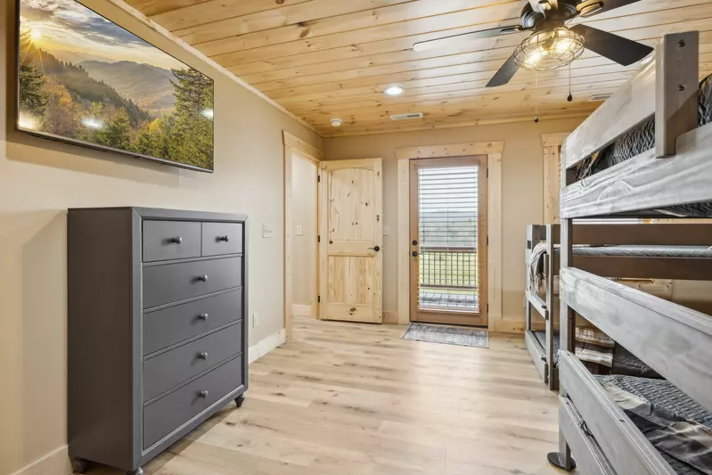 Robeson Hood Lodge