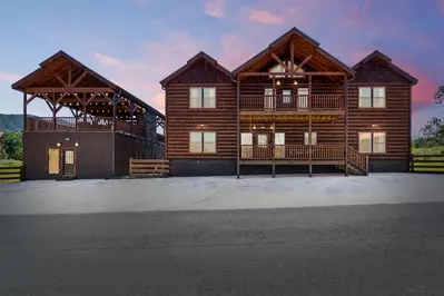 Splash Mountain Lodge