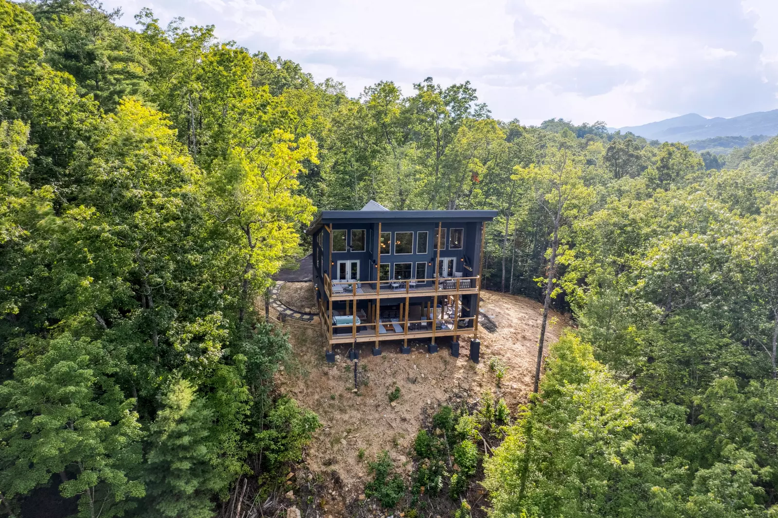 Golden Oaks Cabin
