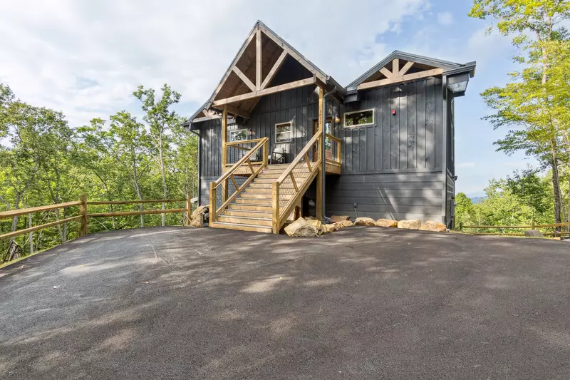 Golden Oaks Cabin