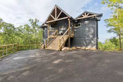 Golden Oaks Cabin