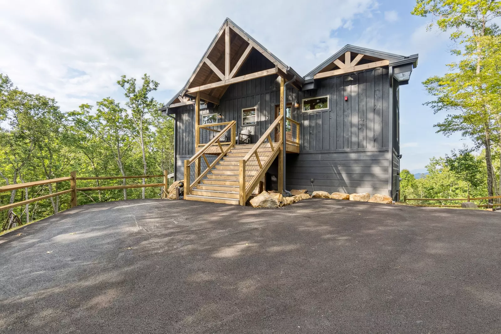 Golden Oaks Cabin