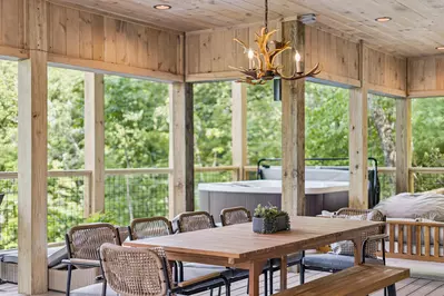 Golden Oaks Cabin