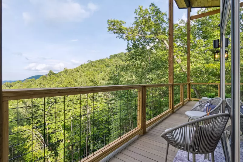 Golden Oaks Cabin