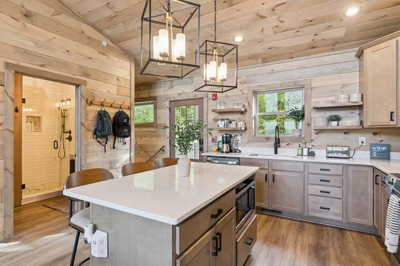 Golden Oaks Cabin