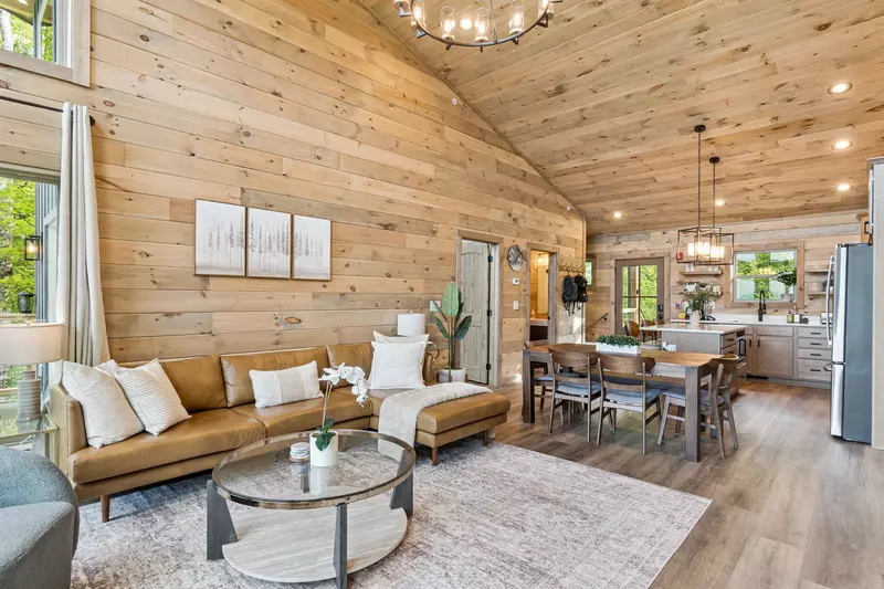 Golden Oaks Cabin