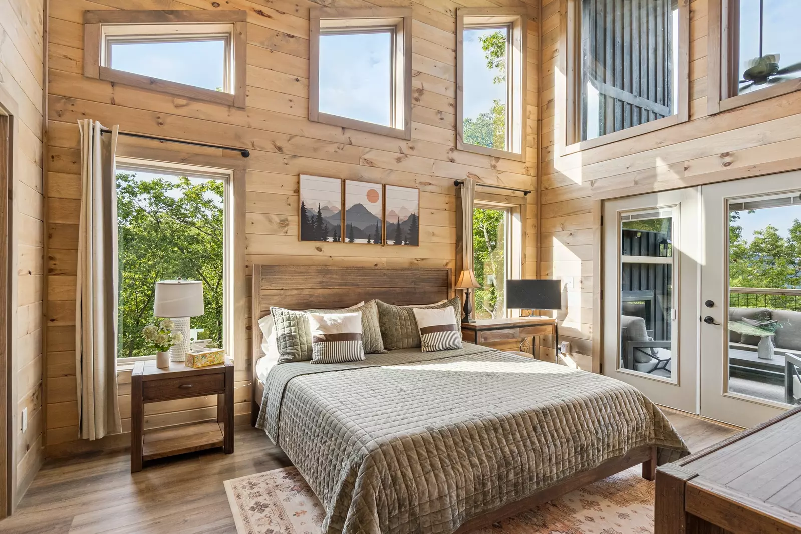 Golden Oaks Cabin
