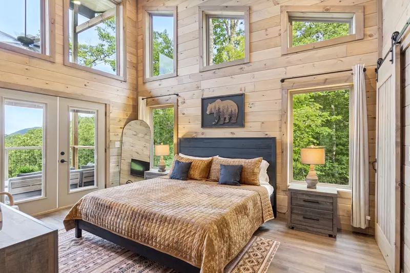 Golden Oaks Cabin