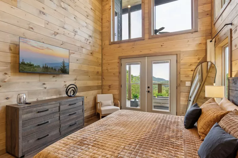 Golden Oaks Cabin