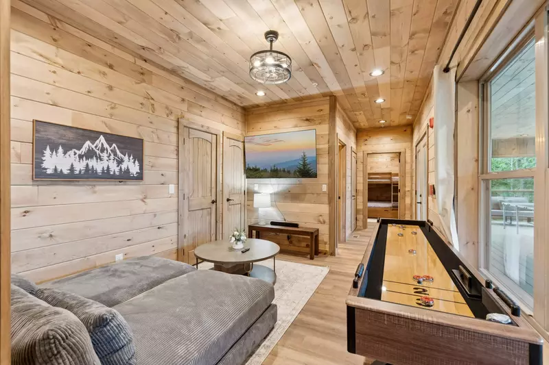 Golden Oaks Cabin
