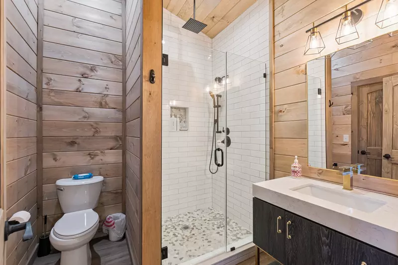 Golden Oaks Cabin
