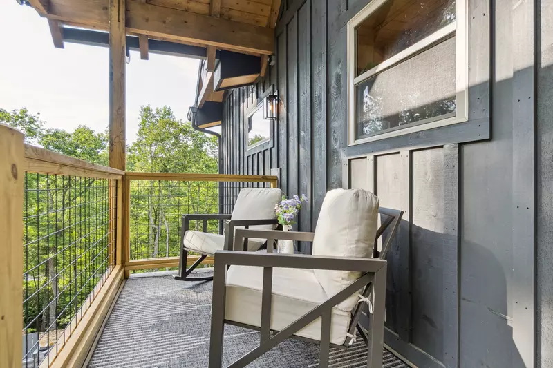 Golden Oaks Cabin