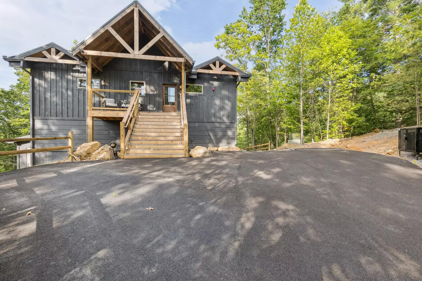 Golden Oaks Cabin