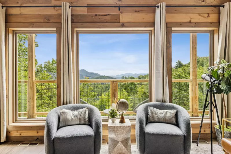 Golden Oaks Cabin
