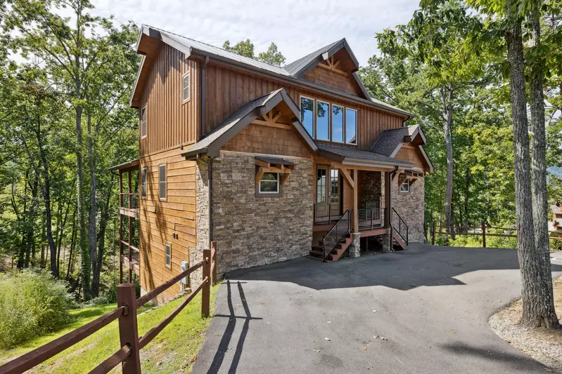 Iron Mountain Lodge