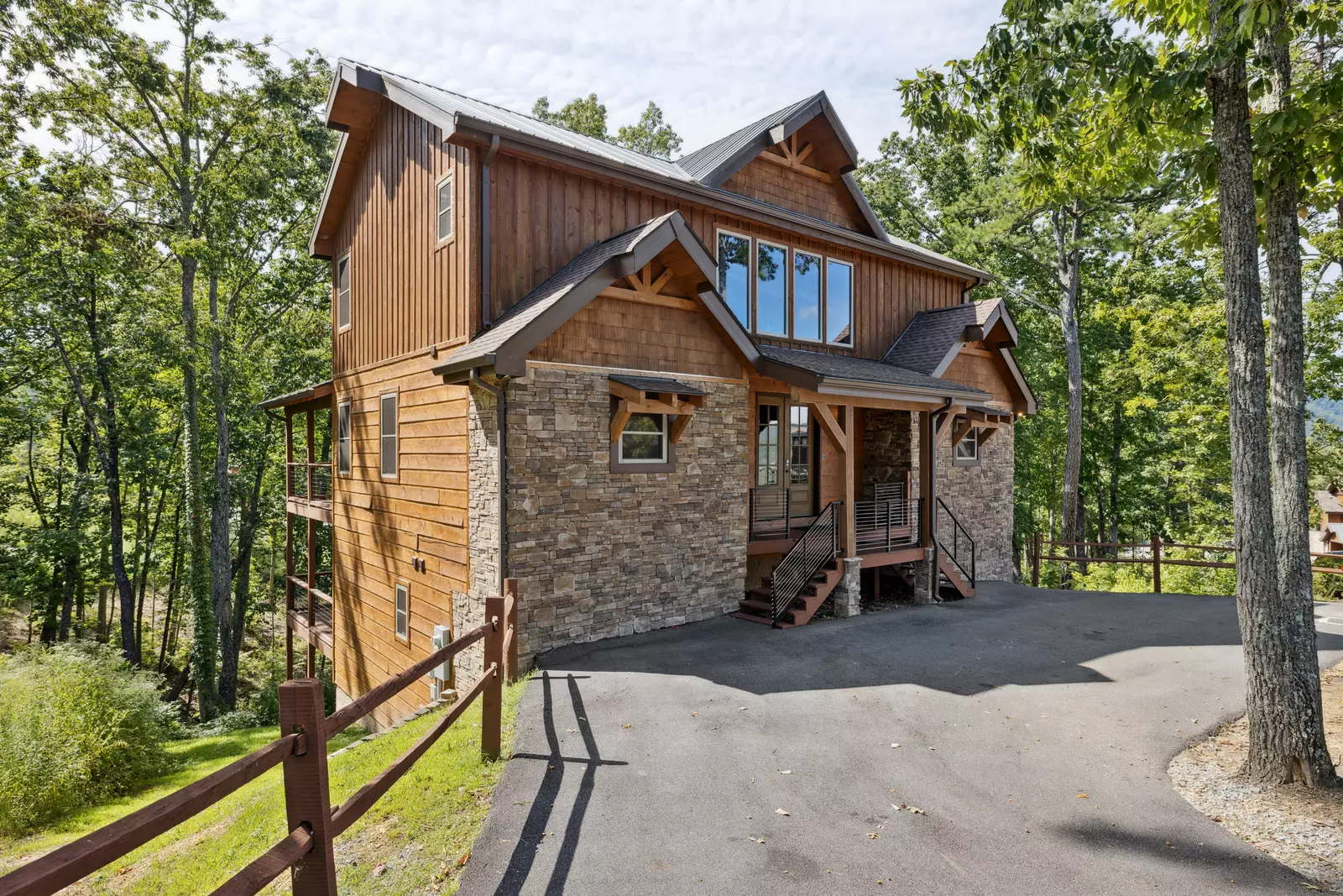 Iron Mountain Lodge