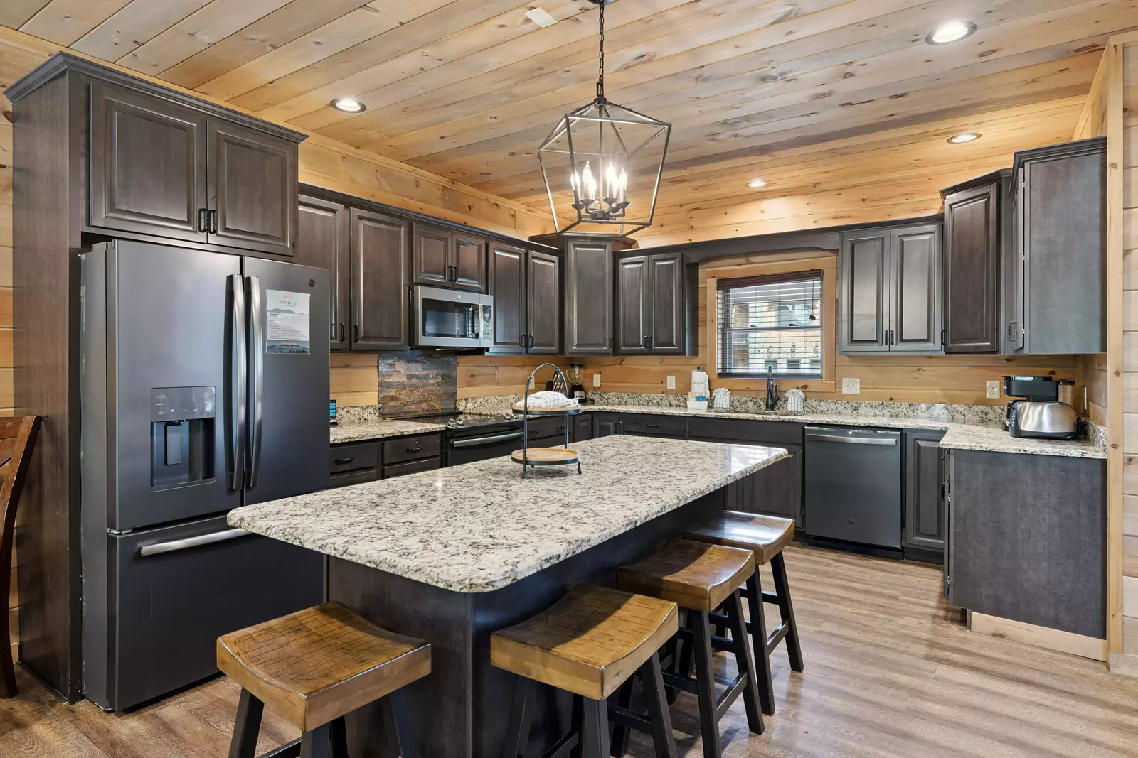 Iron Mountain Lodge