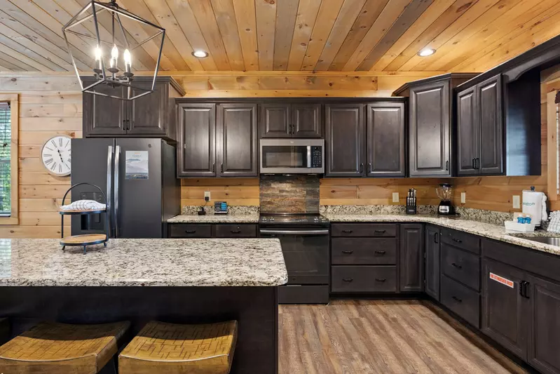 Iron Mountain Lodge