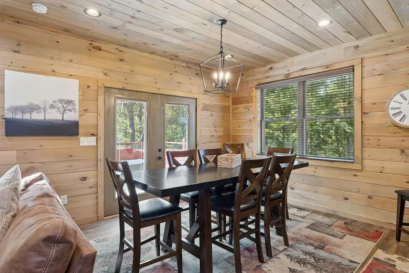Iron Mountain Lodge