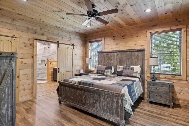Iron Mountain Lodge