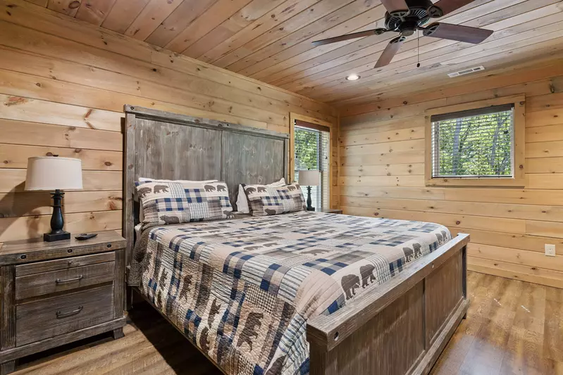 Iron Mountain Lodge