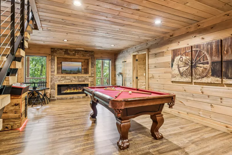 Iron Mountain Lodge