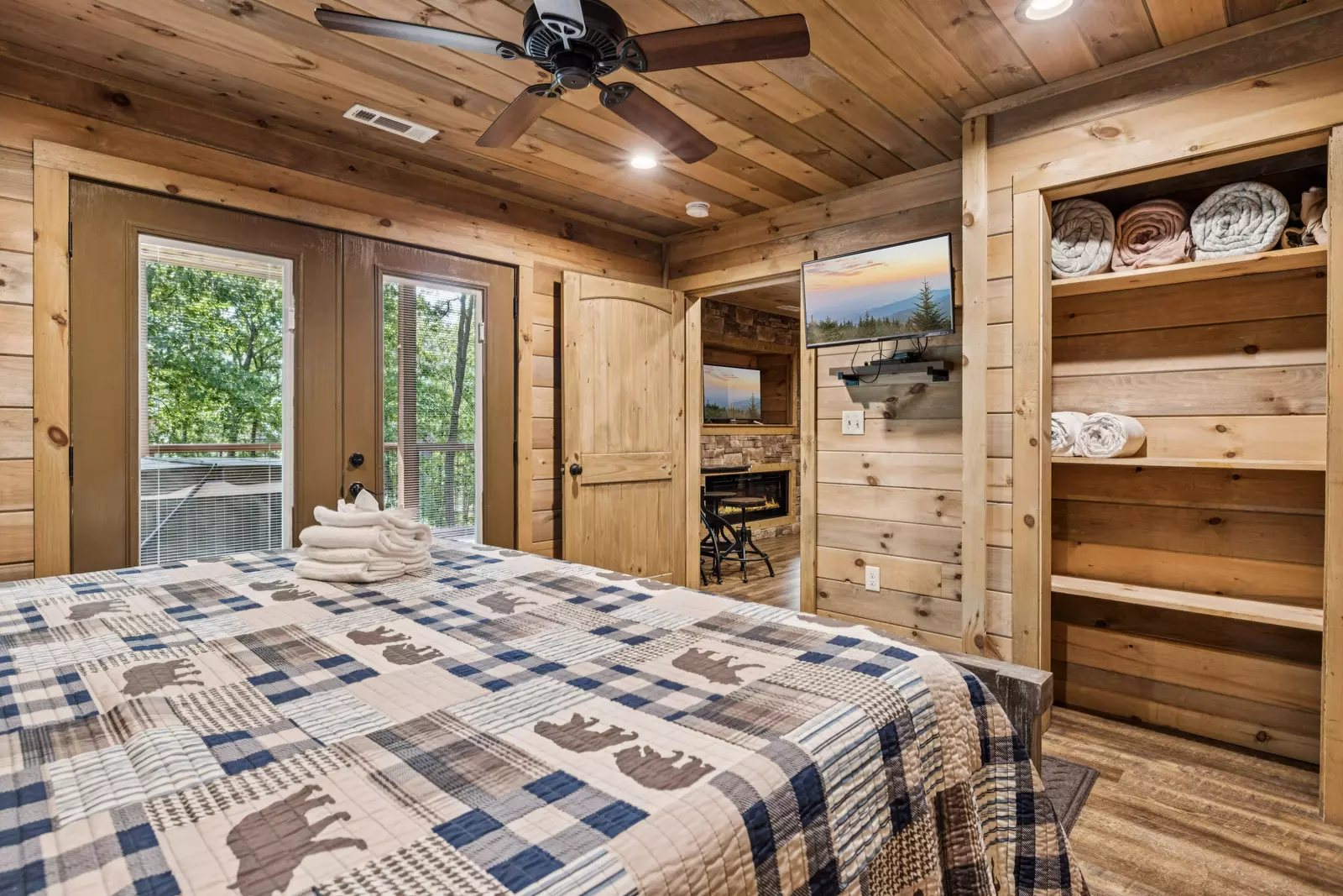Iron Mountain Lodge