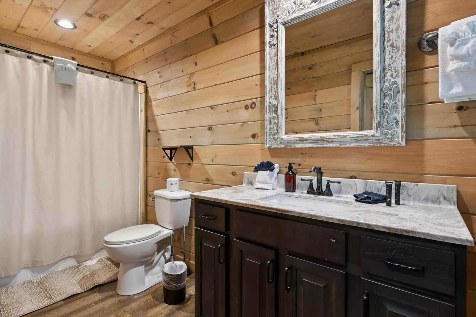 Iron Mountain Lodge