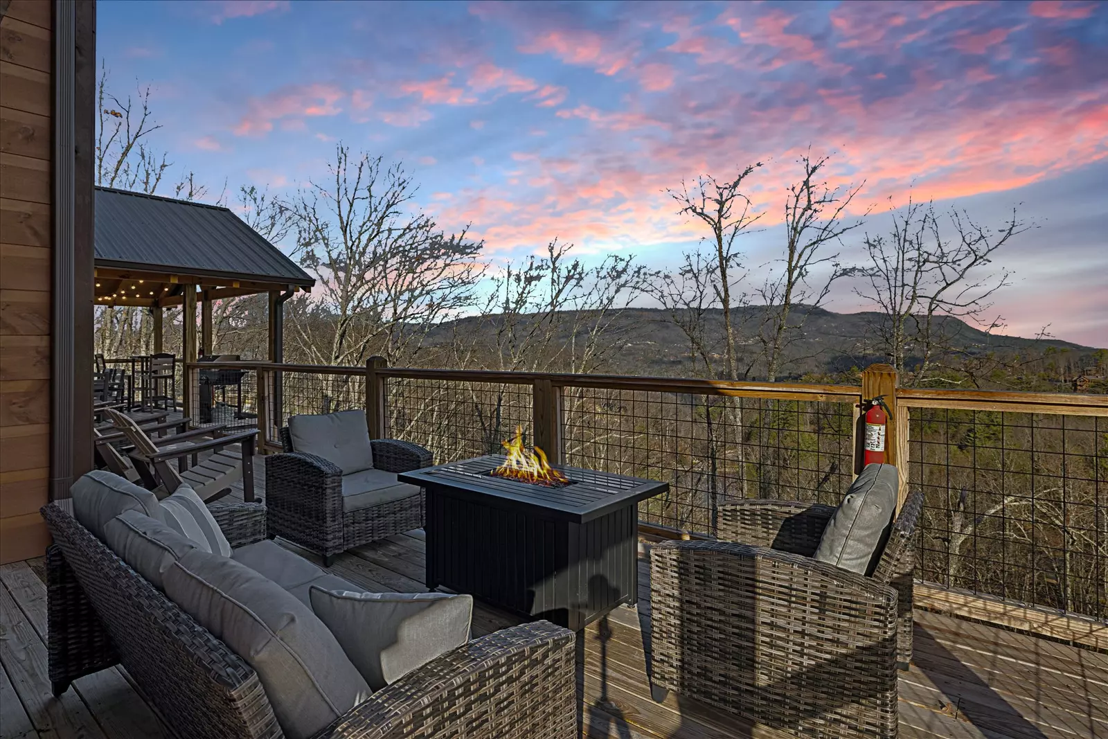 Moonshine Mountain Lodge