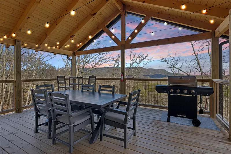 Moonshine Mountain Lodge