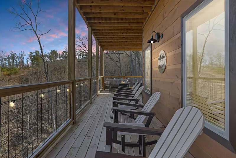 Moonshine Mountain Lodge