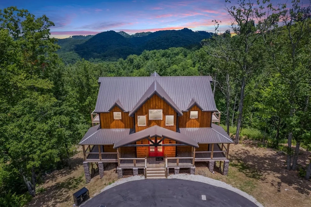 Red Sky Ridge cabin rental in the Smoky Mountains
