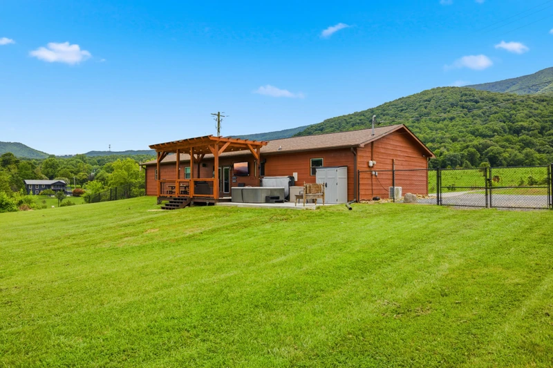 Webster Lodge at Covemont