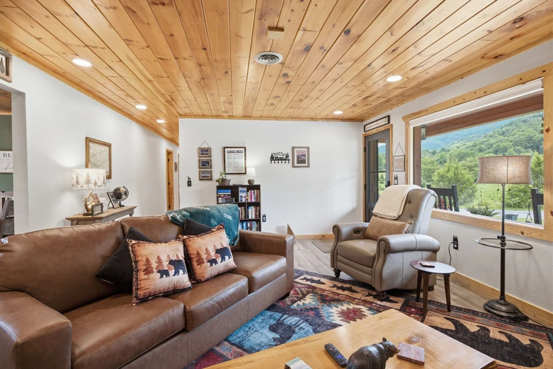 Webster Lodge at Covemont