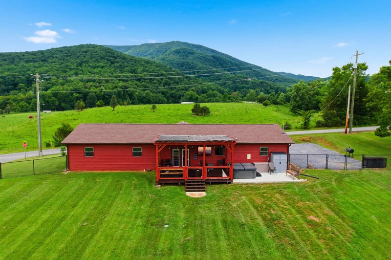 Webster Lodge at Covemont