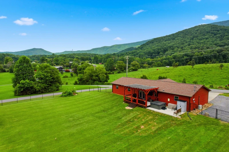 Webster Lodge at Covemont