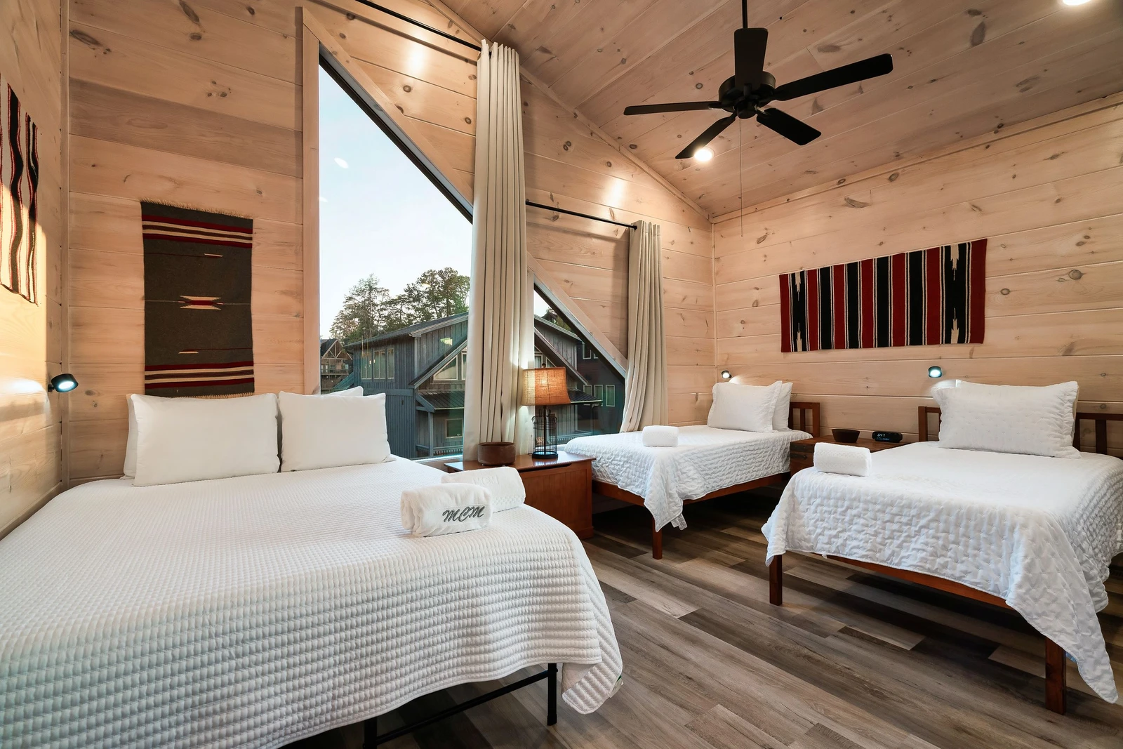 Smokiedoki Lodge