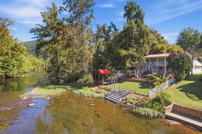 Little River Lodge