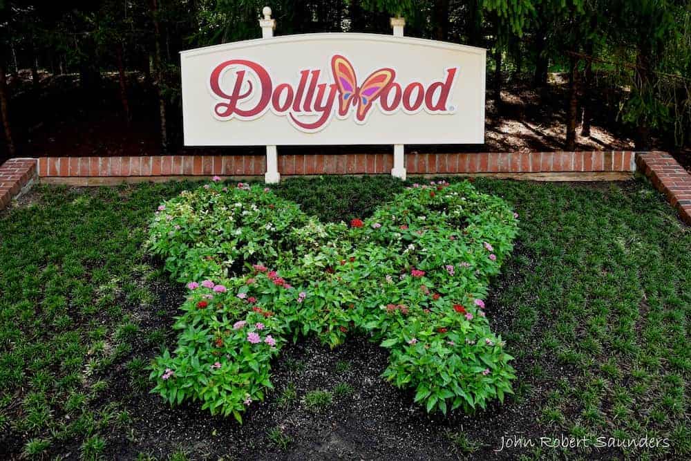 dollywood sign with butterfly