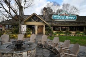 pottery house cafe in pigeon forge